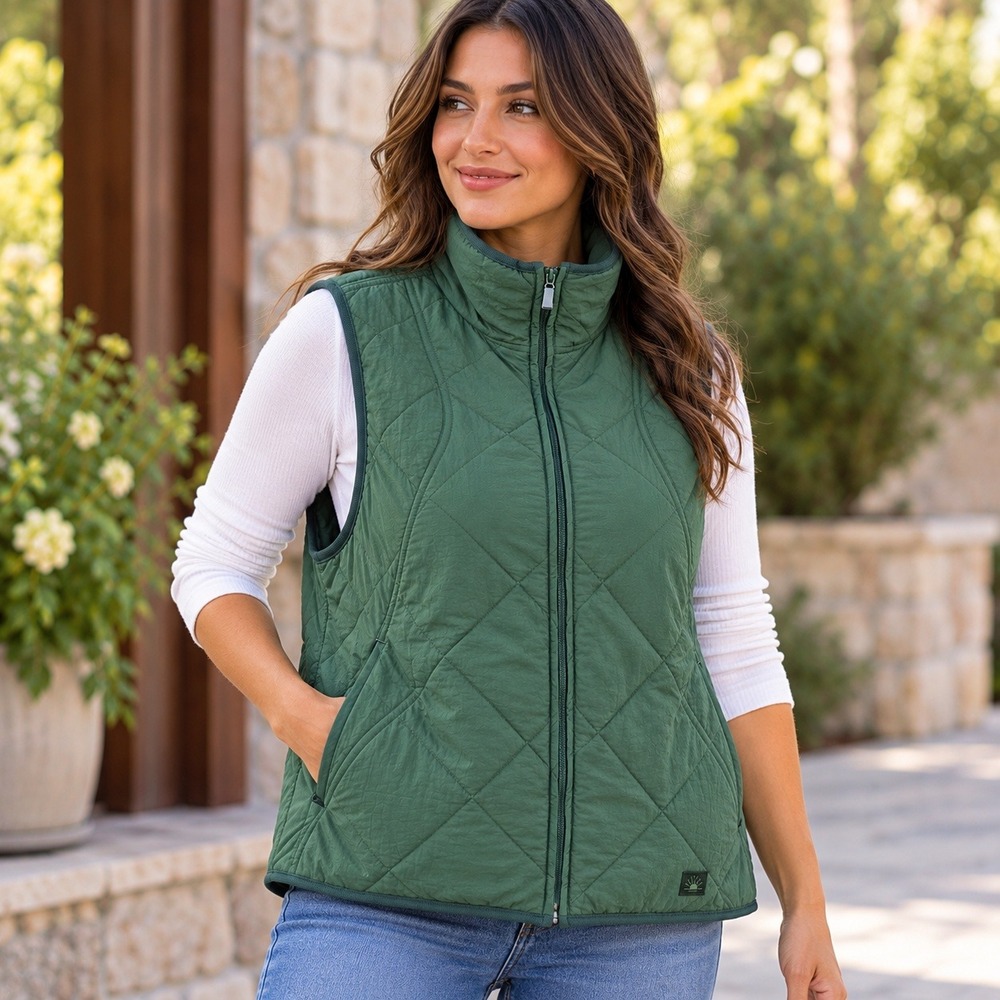 Club Social by Jadelynn Brooke Women Green Quilted Puffer Vest Size Medium NWT